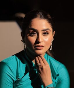 - Shivani Dhanda -Celebrity MUA & Influencer